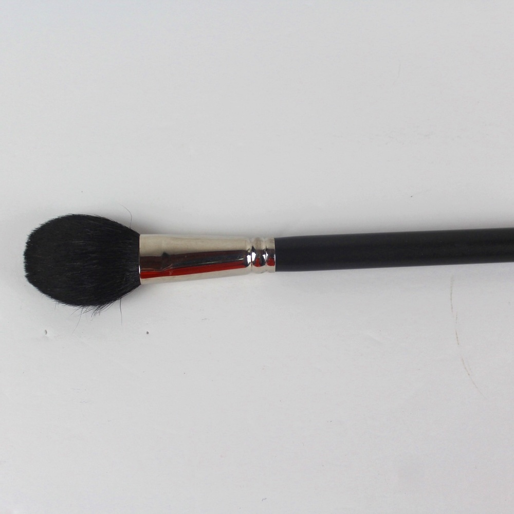 MAC 129 Powder/Blush Brush makeup gently used